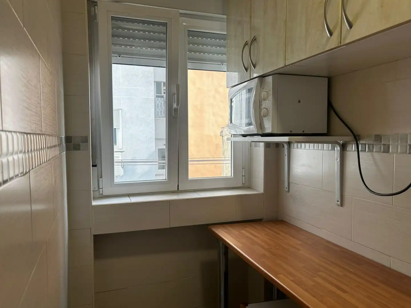 Cuina de Apartament de lloguer en Madrid amb Aire condicionat i Calefacció