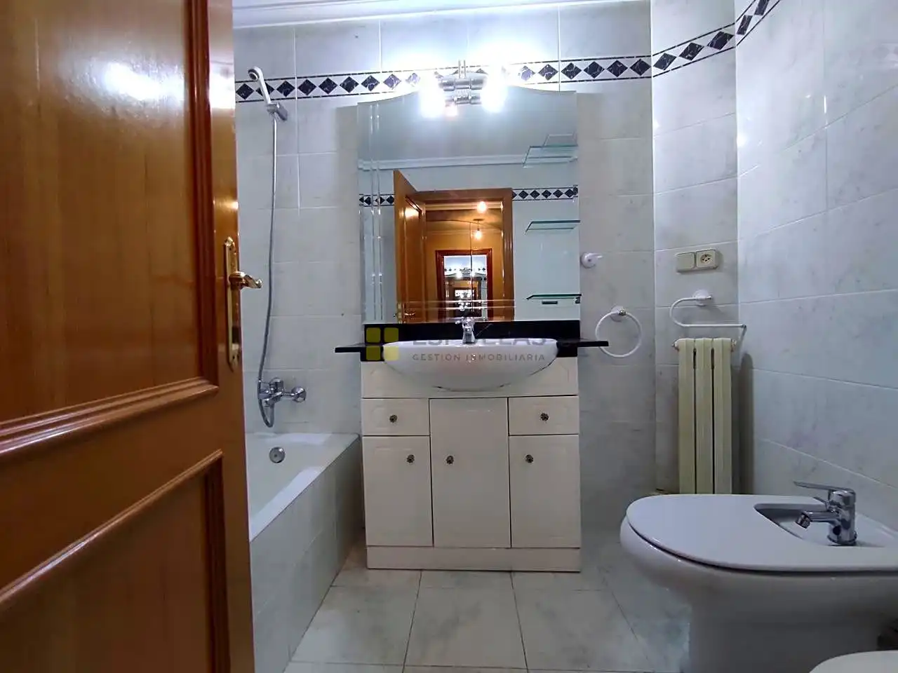 Baño de Piso en venta en Arnedo con Calefacción y Parquet
