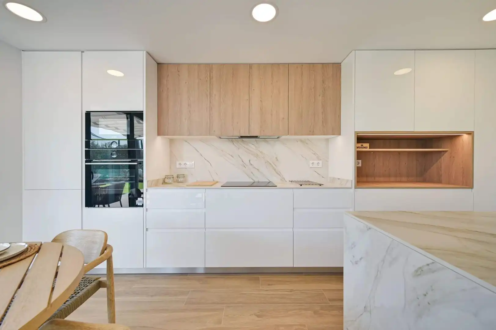 Cocina de Casa o chalet en venta en Sant Pere Pescador con Aire acondicionado, Calefacción y Jardín privado