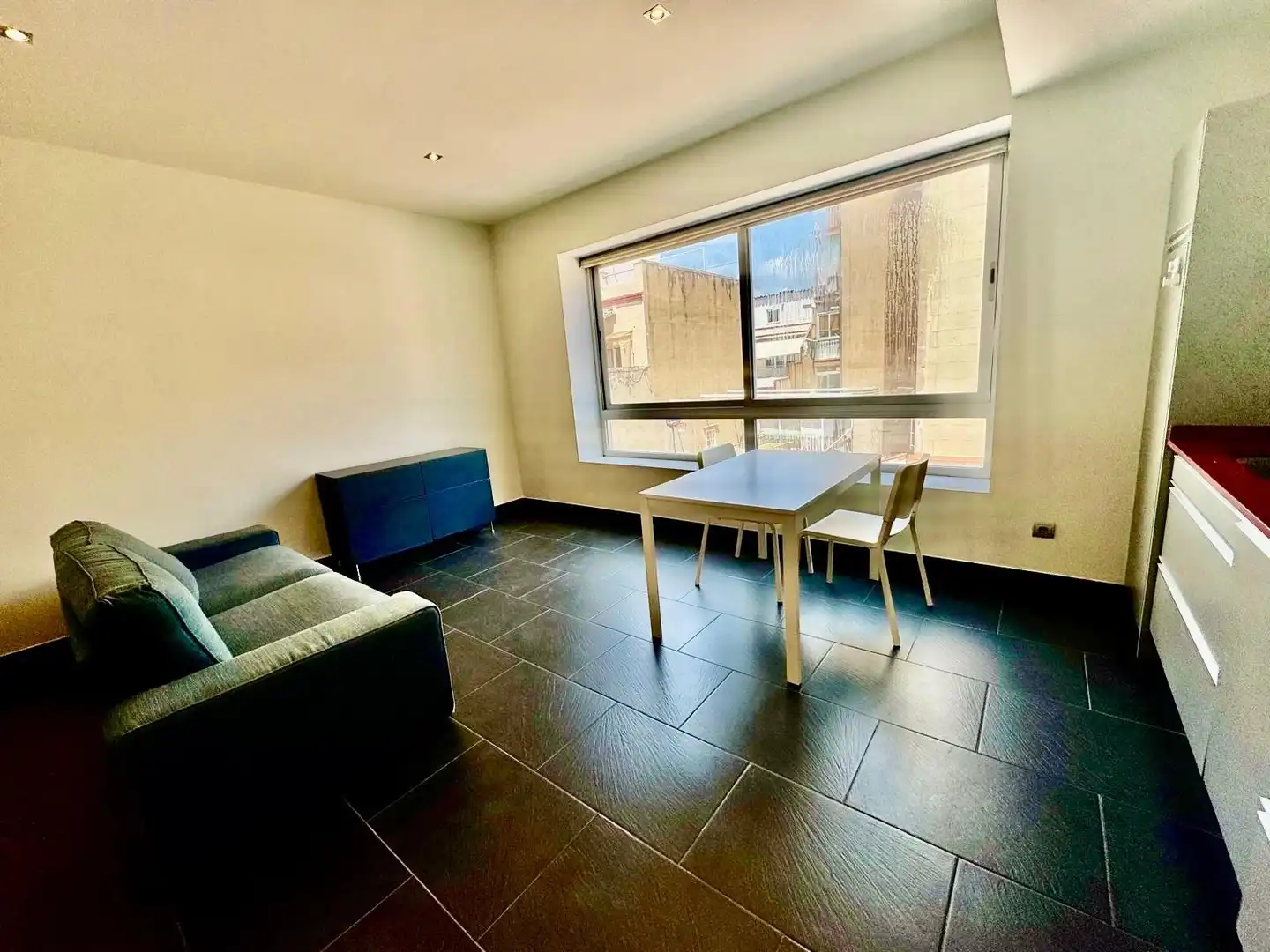 Außenansicht von Wohnung zur Miete in Barcelona mit Klimaanlage, Heizung und Abstellraum