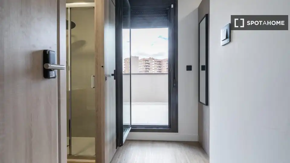 Habitación en Almenara -Ventilla