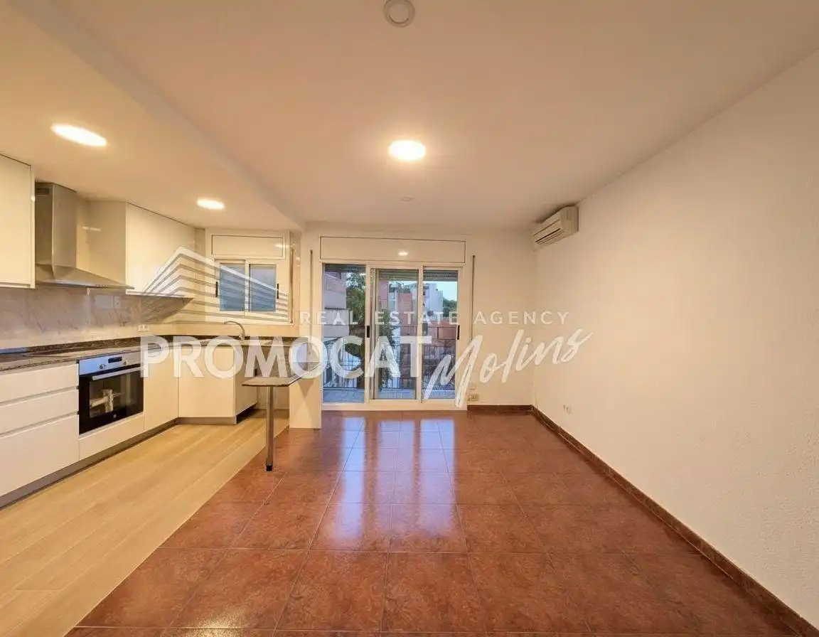 Cocina de Piso en venta en Molins de Rei con Aire acondicionado, Jardín privado y Terraza
