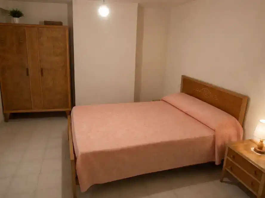 Dormitori de Casa adosada en venda en Castillejo-Sierra amb Traster i Moblat