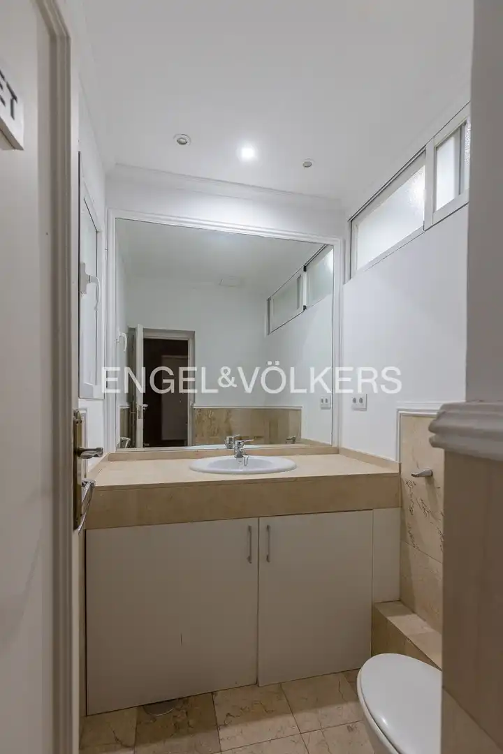 Bathroom of Flat for sale in Madrid  with Heating