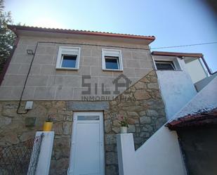 Vista exterior de Casa o xalet en venda en Ourense Capital  amb Calefacció, Jardí privat i Terrassa