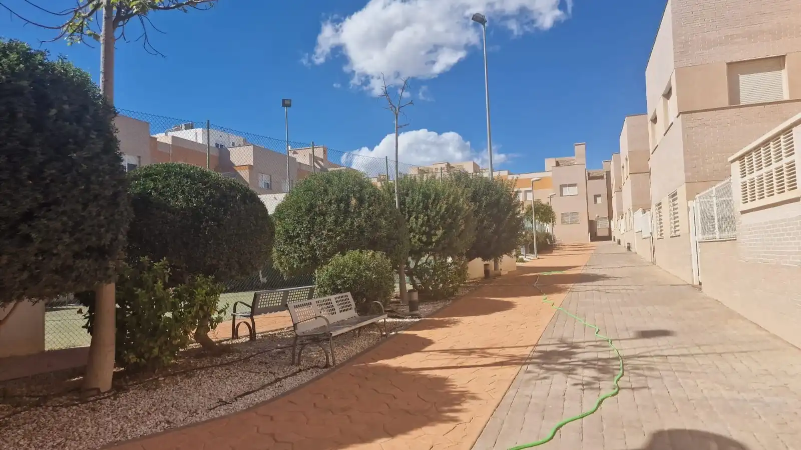Vista exterior de Casa o chalet en venta en Almería con Aire acondicionado, Jardín privado y Terraza