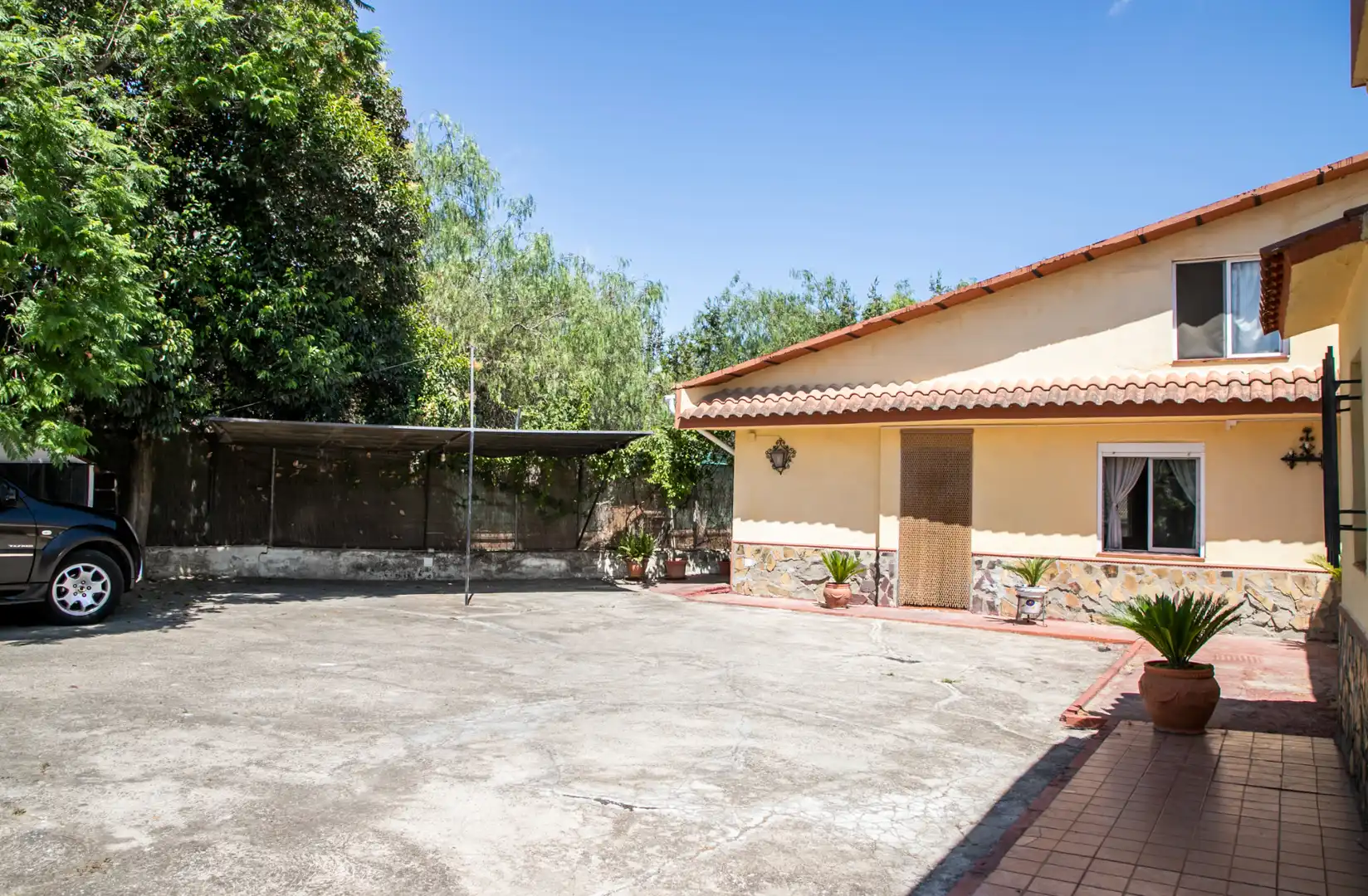 Vista exterior de Casa o chalet en venta en Castilleja de la Cuesta con Aire acondicionado, Calefacción y Jardín privado