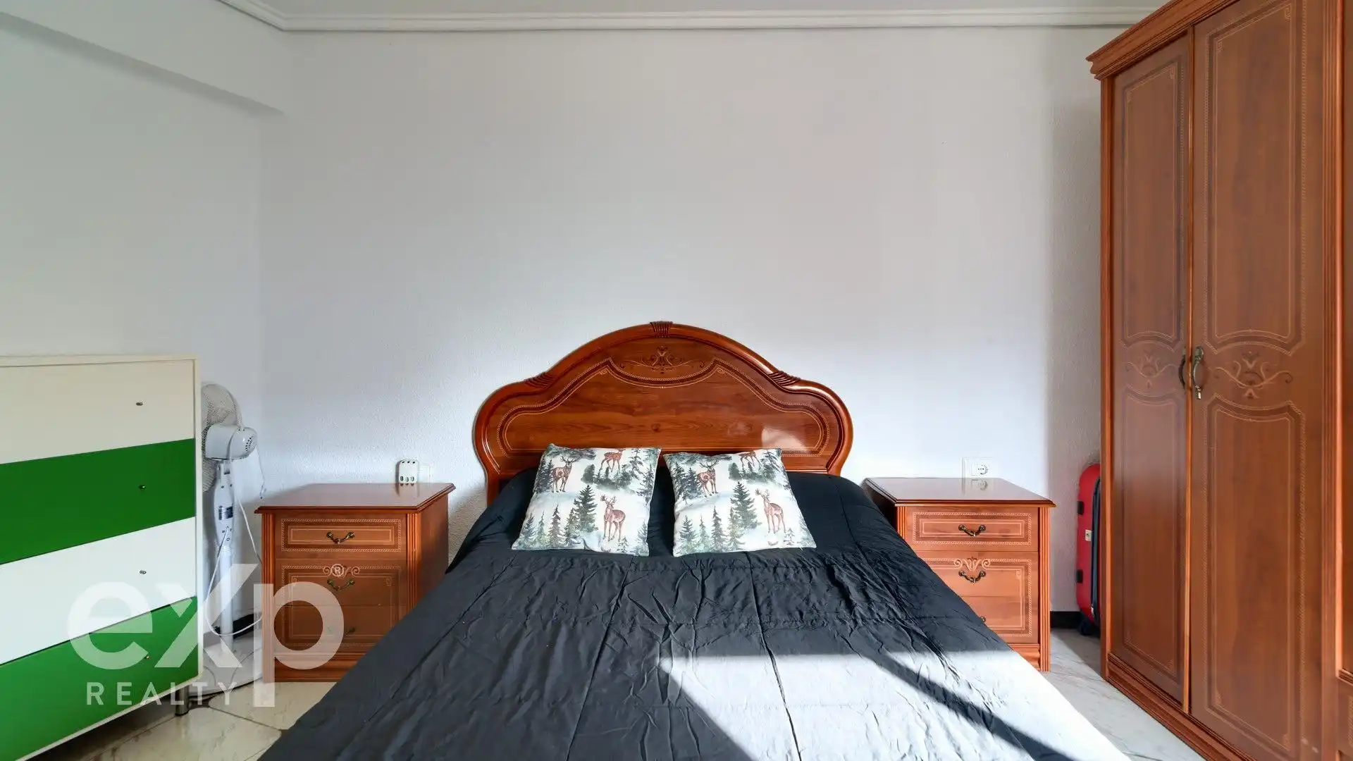 Bedroom of Flat for sale in Valencia  with Air Conditioner, Heating and Terrace