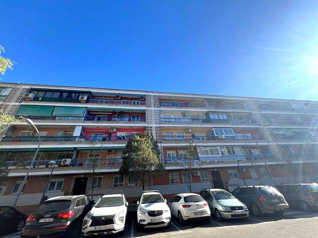 Piso en Venta en Calle de Islas Canarias en Parque Europa - Los Pitufos