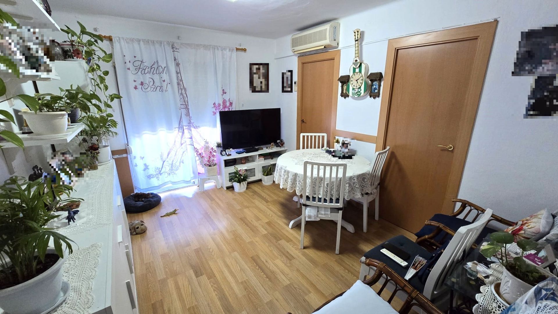 Sala d'estar de Pis en venda en Sabadell amb Aire condicionat, Parquet i Balcó