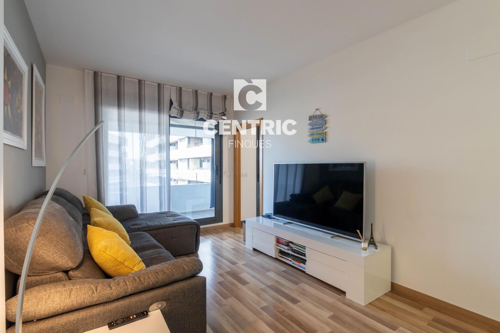 Sala d'estar de Pis en venda en Terrassa amb Calefacció, Terrassa i Traster