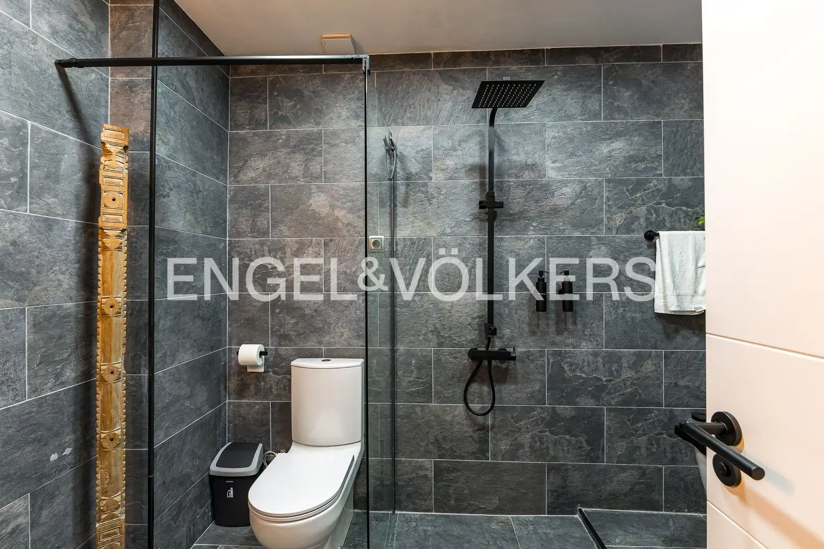 Bathroom of Flat for rent in Barcelona  with Air Conditioner, Heating and Private garden