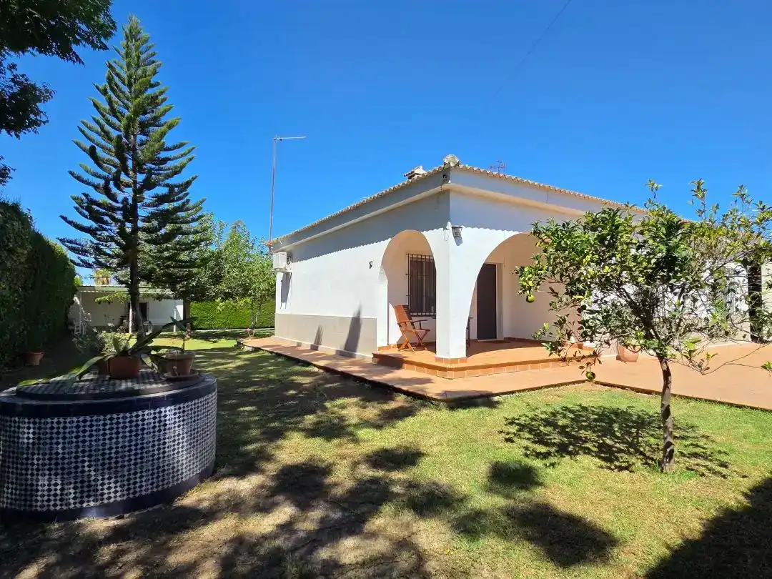 Jardí de Casa o xalet en venda en Espartinas amb Aire condicionat i Piscina
