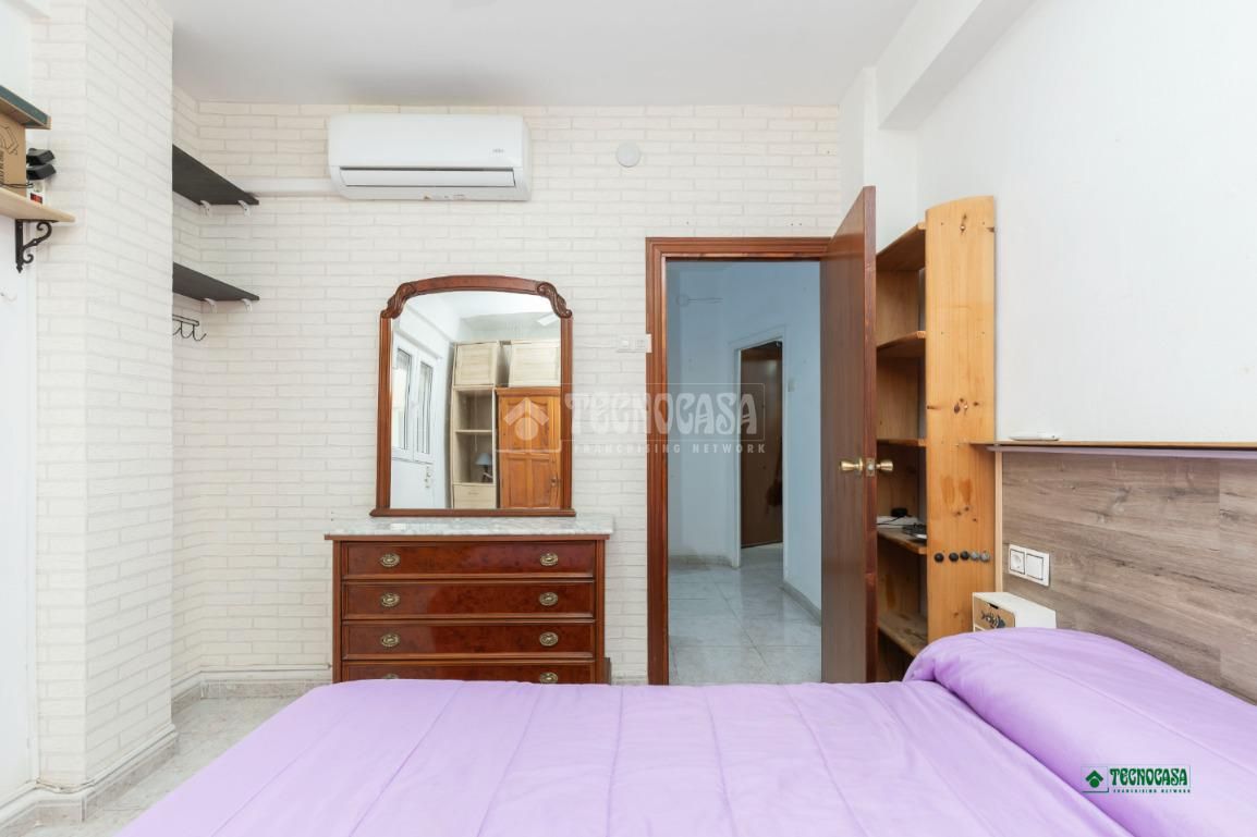 Dormitori de Pis en venda en  Almería Capital amb Aire condicionat