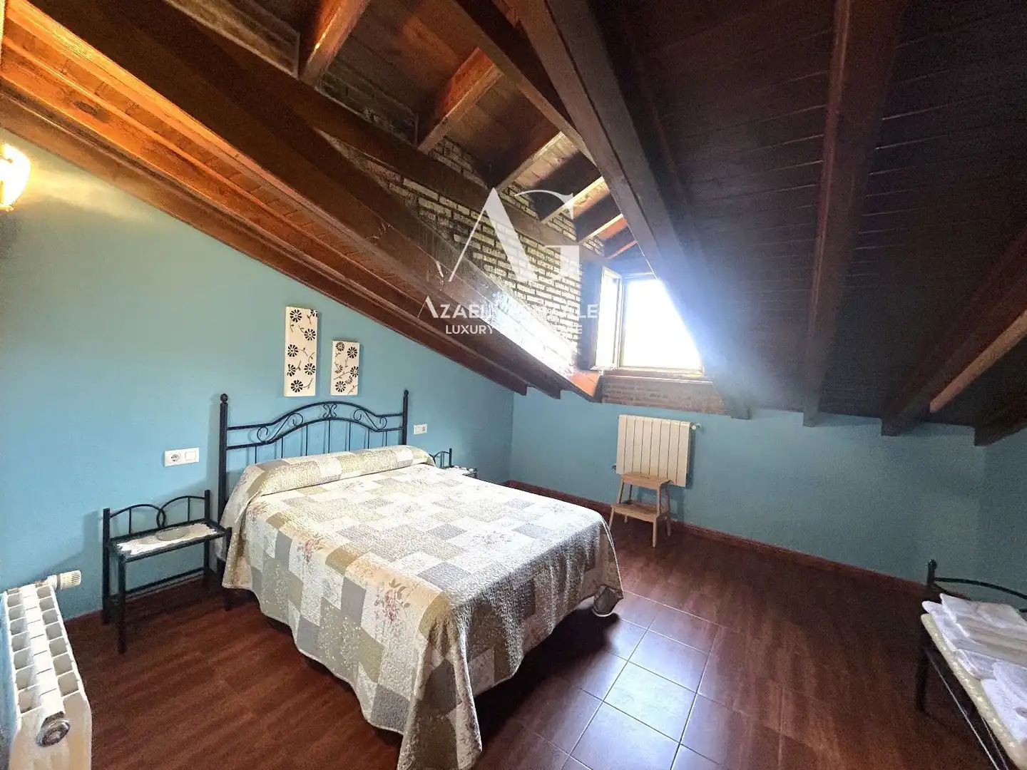 Habitación de Casa adosada en venta en Val de San Vicente  con Calefacción, Terraza y Amueblado