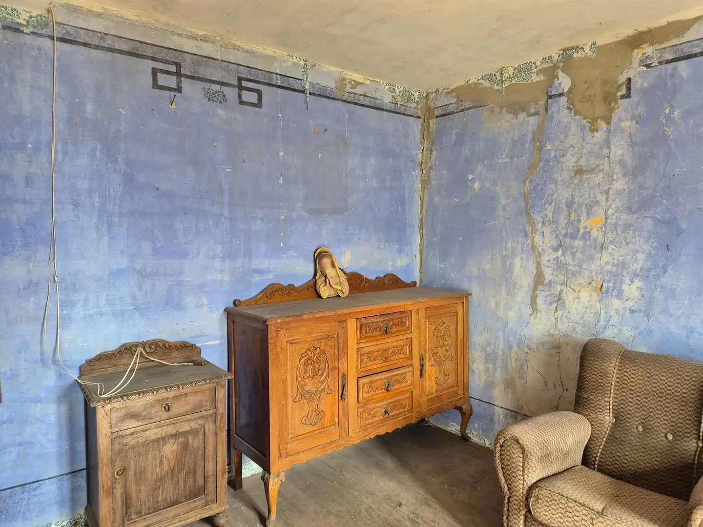 Bedroom of Houses for sale in Nava  with Storage room and Swimming Pool