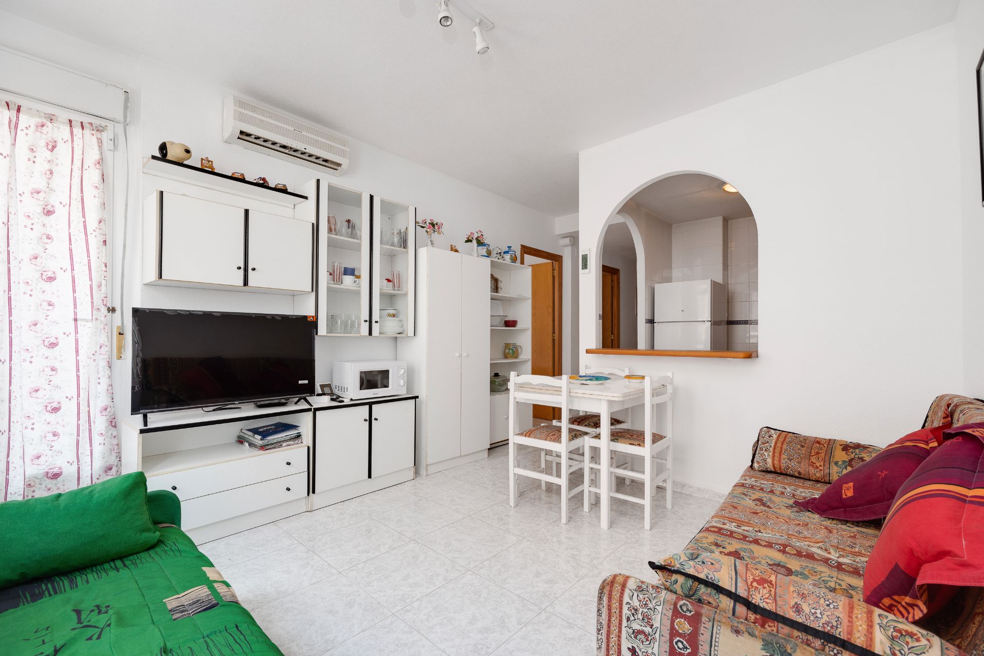 Sala d'estar de Pis en venda en Torrevieja amb Aire condicionat, Terrassa i Moblat