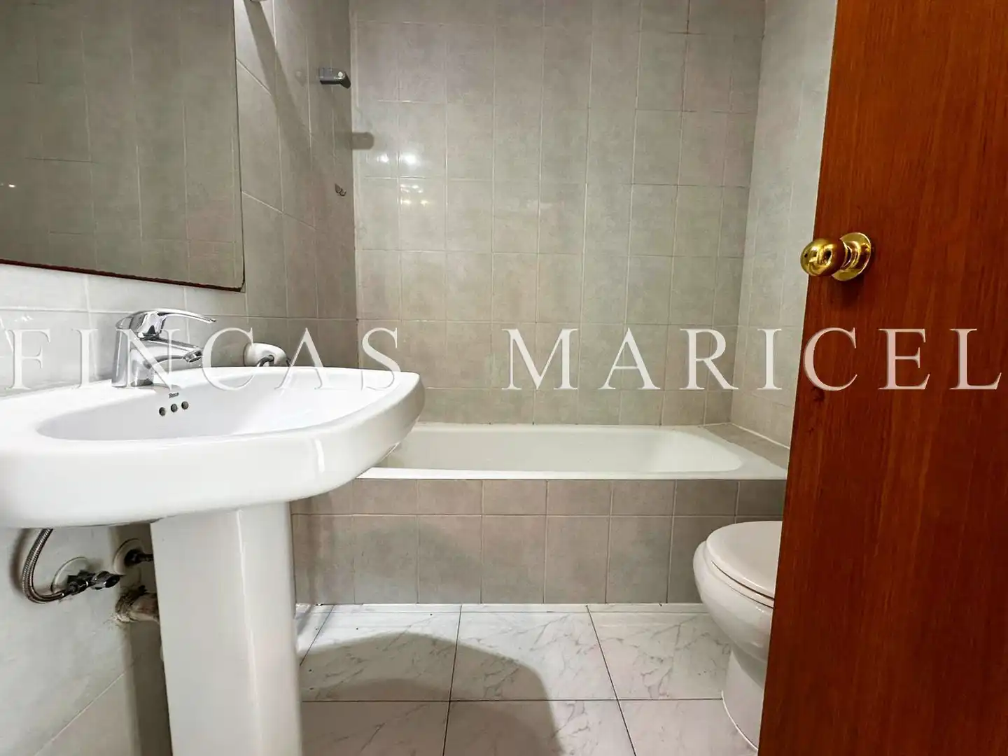 Baño de Ático en venta en Sitges con Calefacción, Terraza y Piscina comunitaria