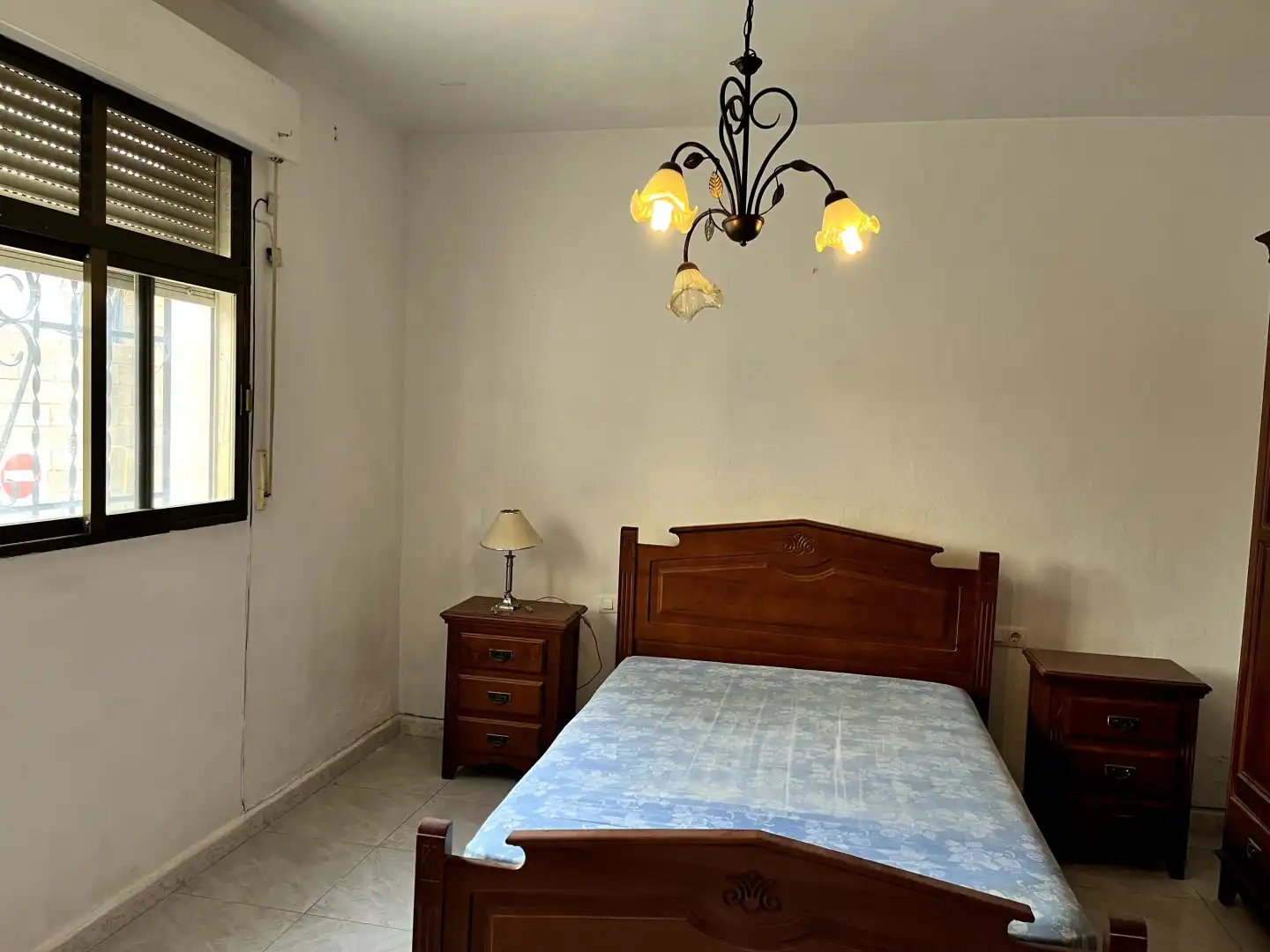 Dormitori de Casa o xalet en venda en Vélez de Benaudalla amb Jardí privat i Moblat