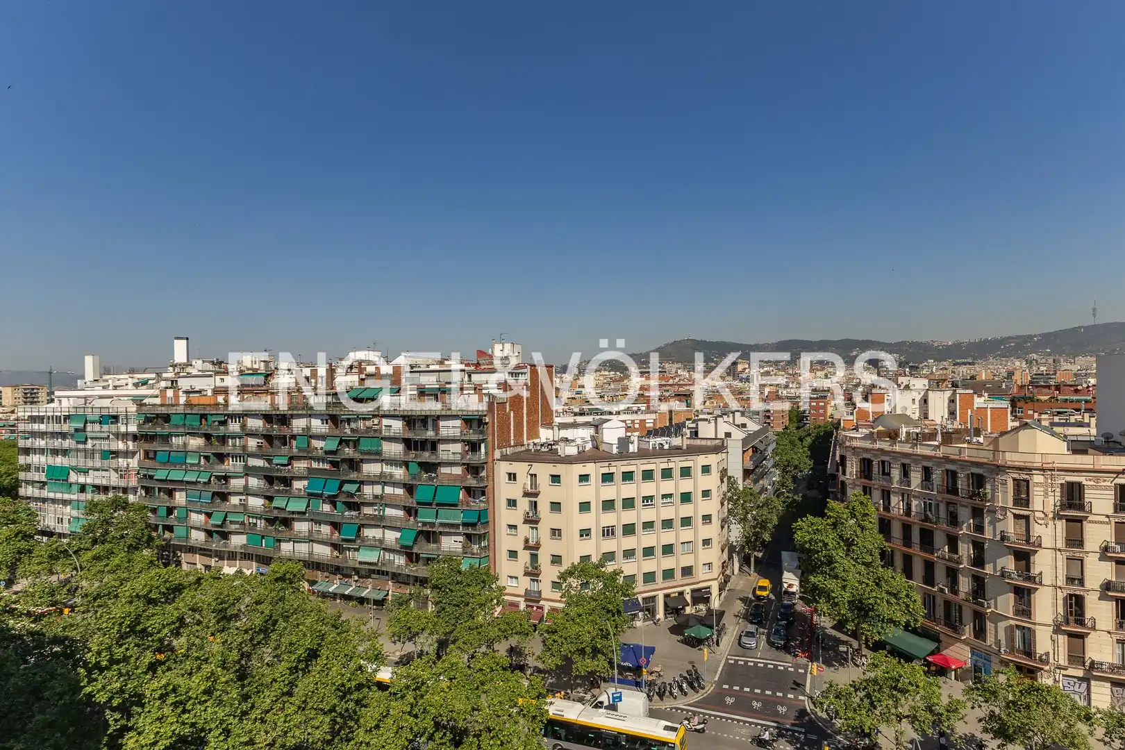 Außenansicht von Wohnung zum Verkauf in Barcelona mit Klimaanlage, Heizung und Parkett