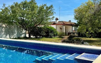 Piscina de Casa o xalet en venda en Chiclana de la Frontera amb Aire condicionat i Piscina