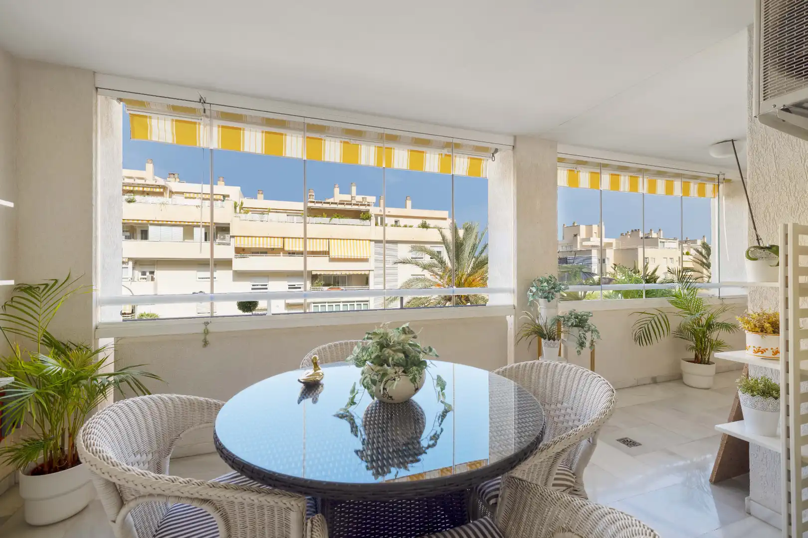 Terrasse von Wohnung zum Verkauf in Málaga mit Klimaanlage, Privatgarten und Abstellraum