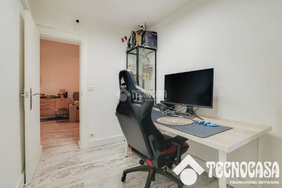 Flat for sale in Barcelona  with Air Conditioner