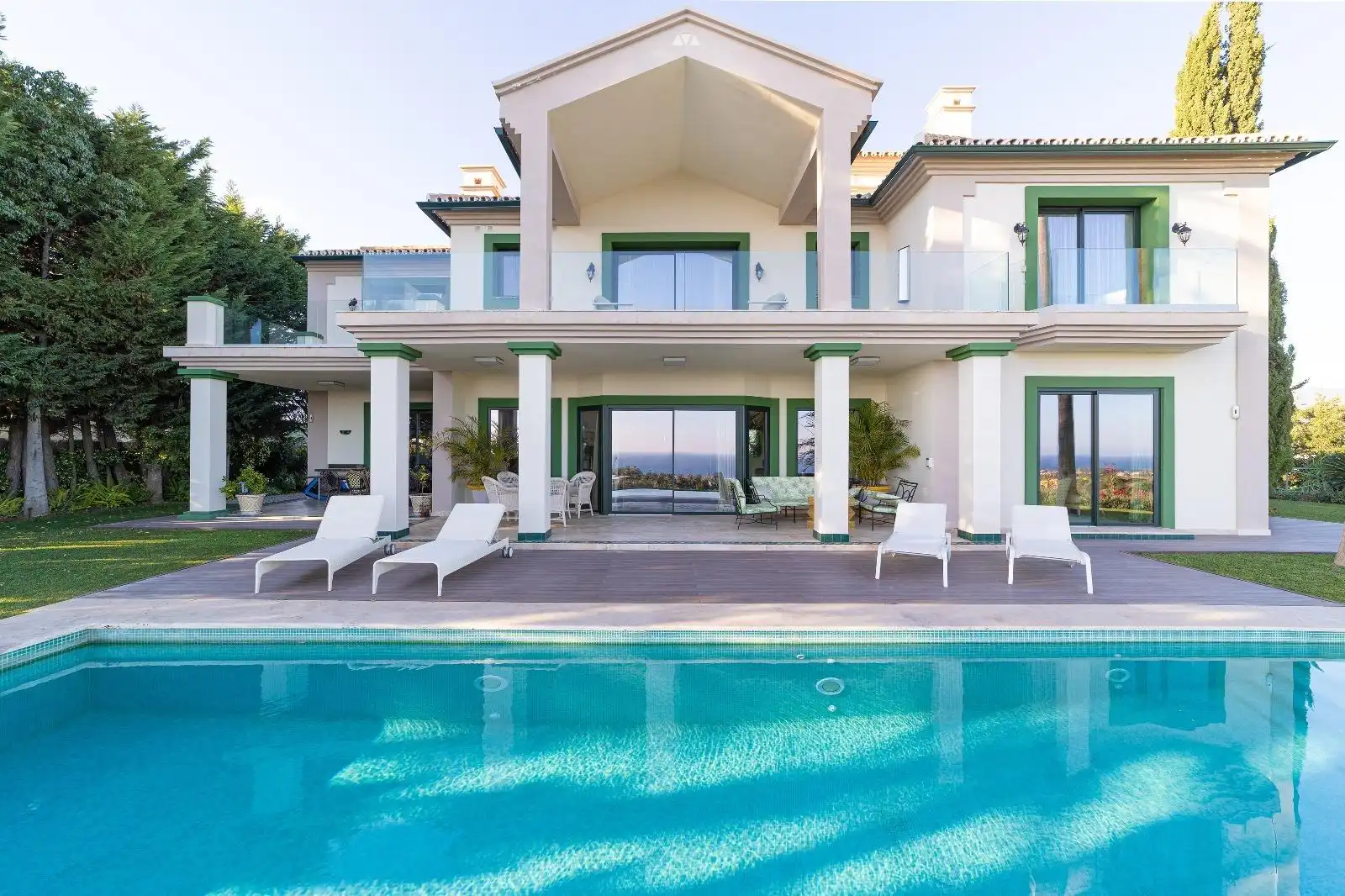 Piscina de Casa o chalet de alquiler en Estepona con Aire acondicionado, Jardín privado y Terraza