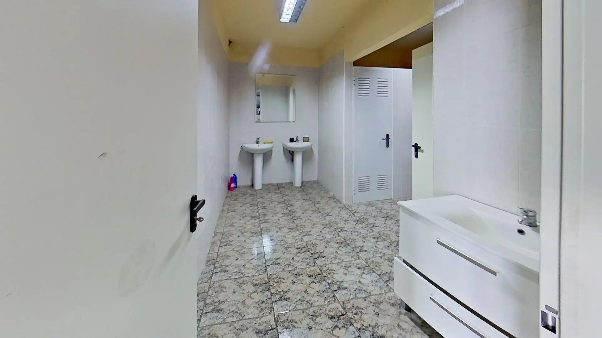 Bathroom of Industrial buildings for sale in Alicante / Alacant  with Alarm
