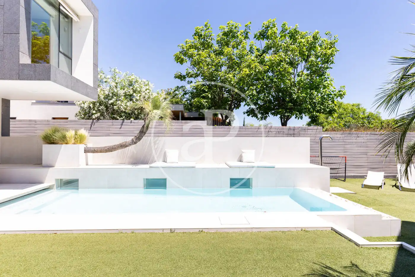 Piscina de Casa o xalet en venda en Sant Cugat del Vallès amb Aire condicionat, Calefacció i Jardí privat