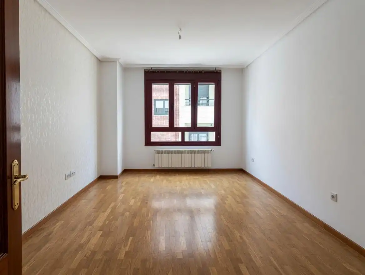 Sala d'estar de Pis en venda en Siero amb Calefacció i Balcó