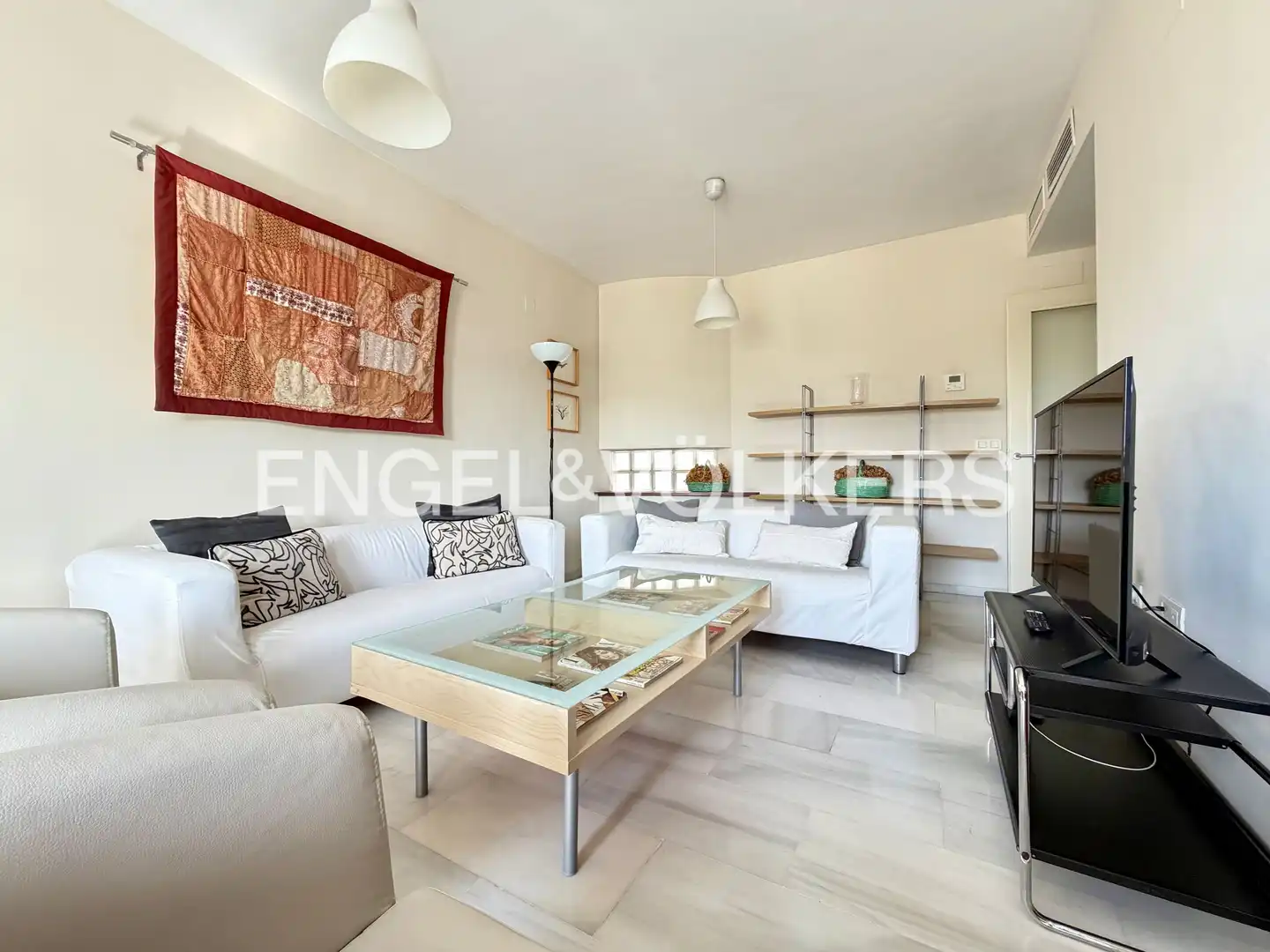 Exterior view of Flat for rent in Sevilla  with Air Conditioner, Heating and Storage room