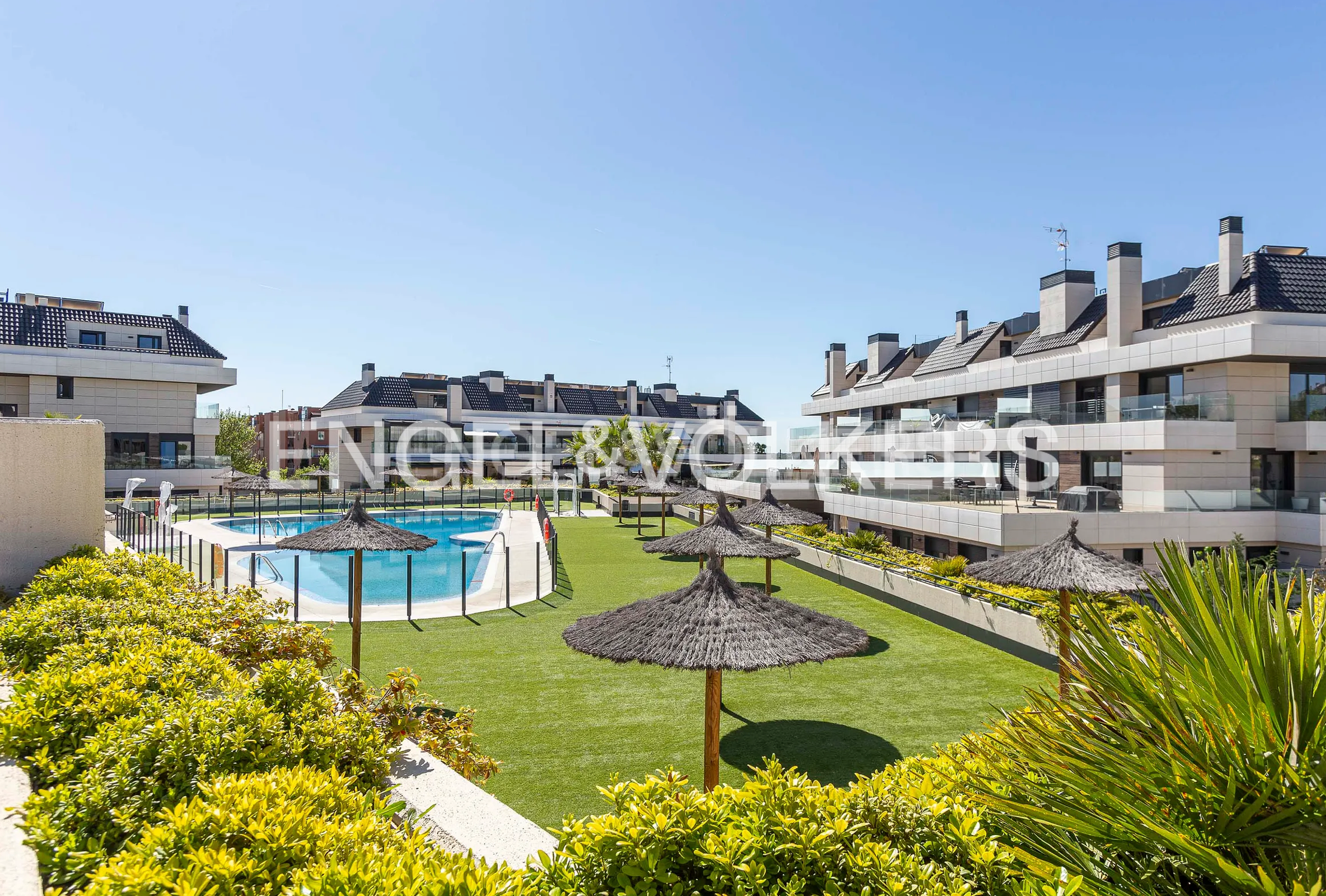 Exterior view of Apartment for sale in Boadilla del Monte  with Air Conditioner, Heating and Private garden