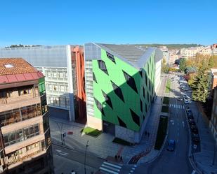 Vista exterior de Pis en venda en Burgos Capital amb Terrassa i Moblat