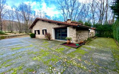 Exterior view of House or chalet for sale in Cuacos de Yuste  with Air Conditioner, Terrace and Swimming Pool