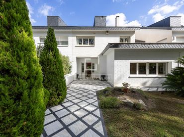 Villa avec balcon à vendre à Les Corts