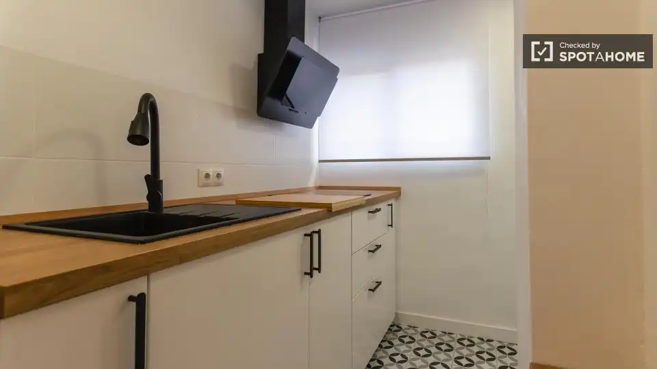Cocina de Piso de alquiler en Valencia con Aire acondicionado, Calefacción y Amueblado