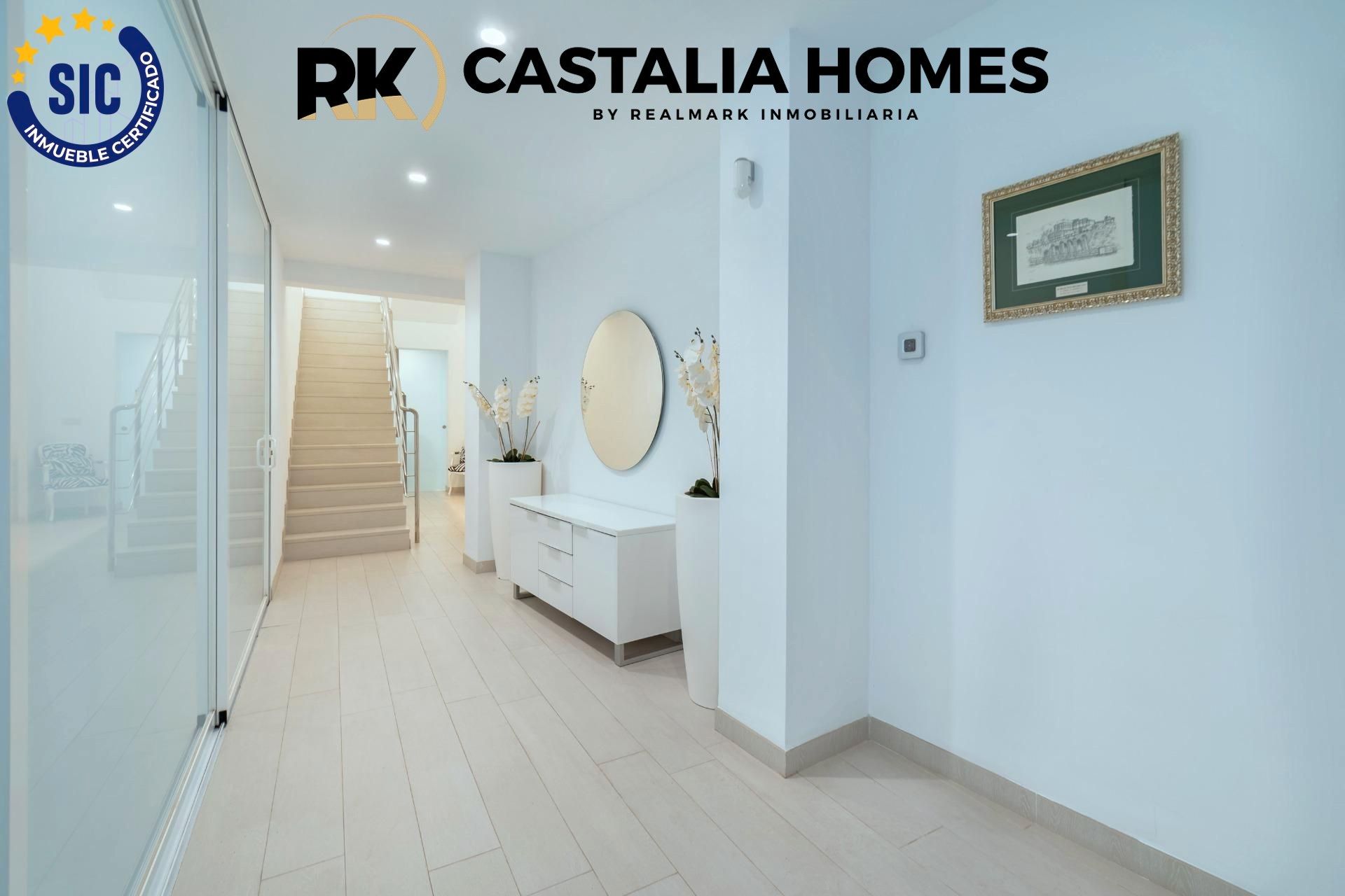 Casa adosada en venda en Castellón de la Plana / Castelló de la Plana amb Aire condicionat, Jardí privat i Terrassa