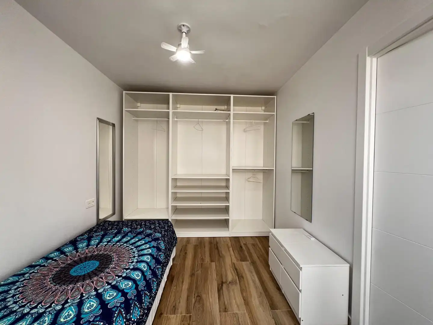Schlafzimmer von Wohnung zur Miete in Granada mit Heizung und Möbliert
