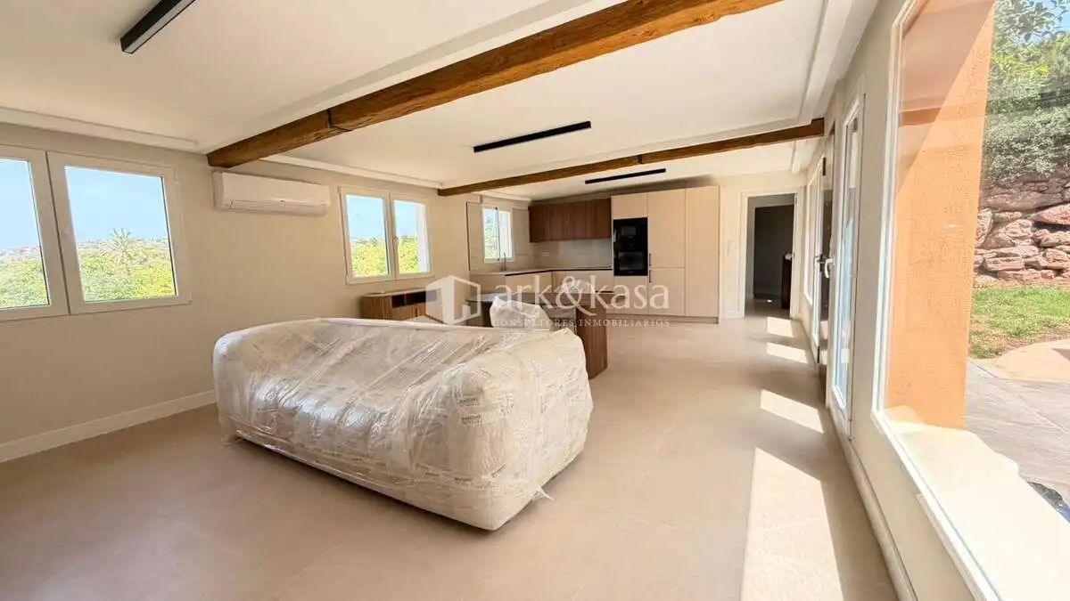 Sala d'estar de Casa o xalet de lloguer en Sagunto / Sagunt amb Aire condicionat, Jardí privat i Terrassa