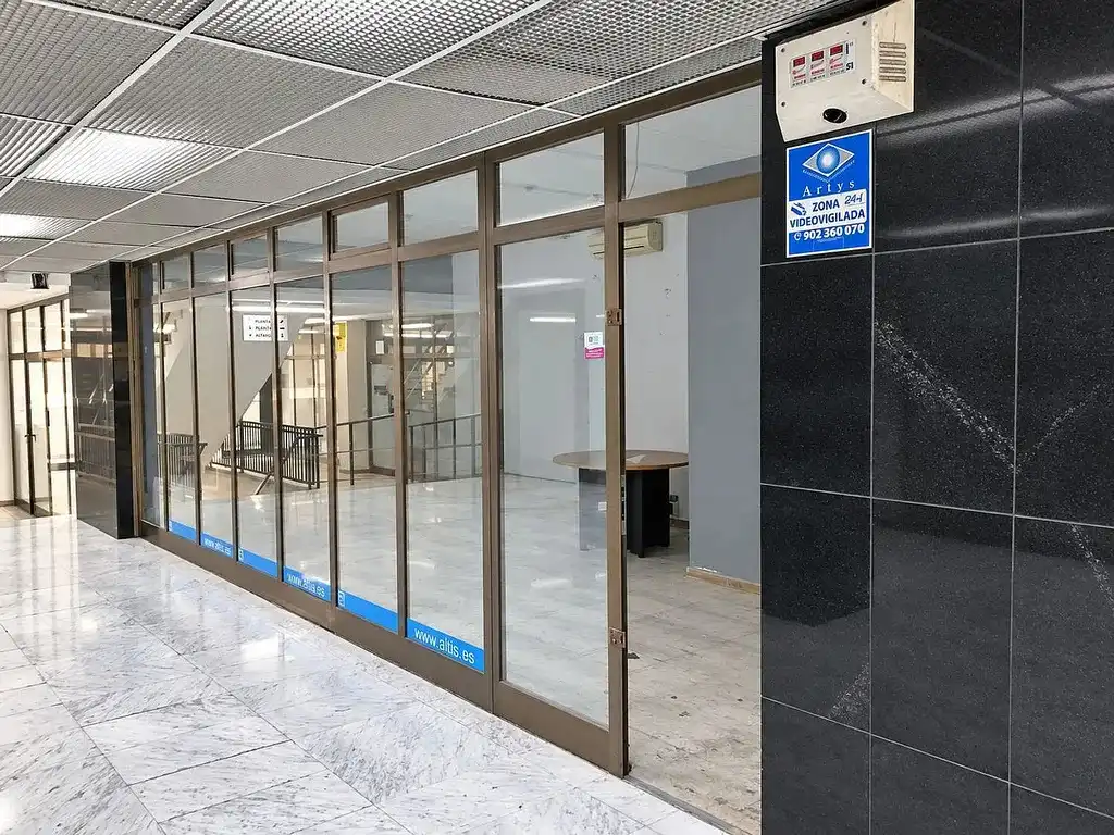 Local comercial en venta en Carrer de Rocafort 69, imagen 10