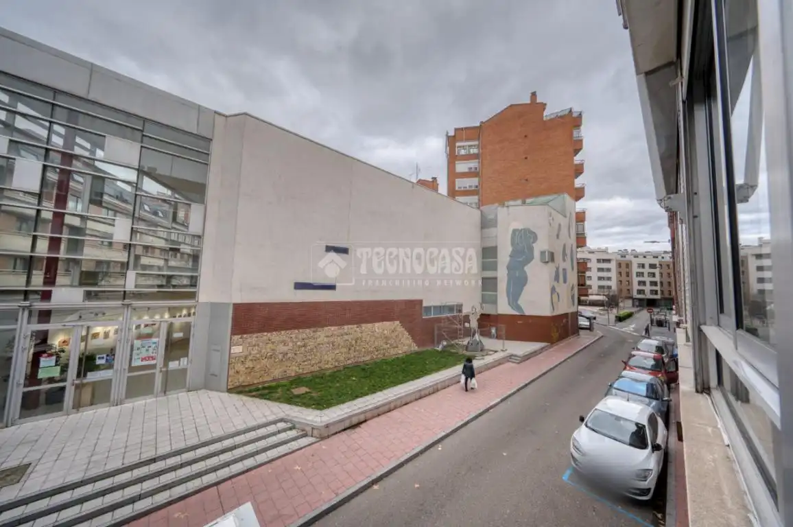 Vista exterior de Piso en venta en Valladolid con Calefacción, Terraza y Trastero