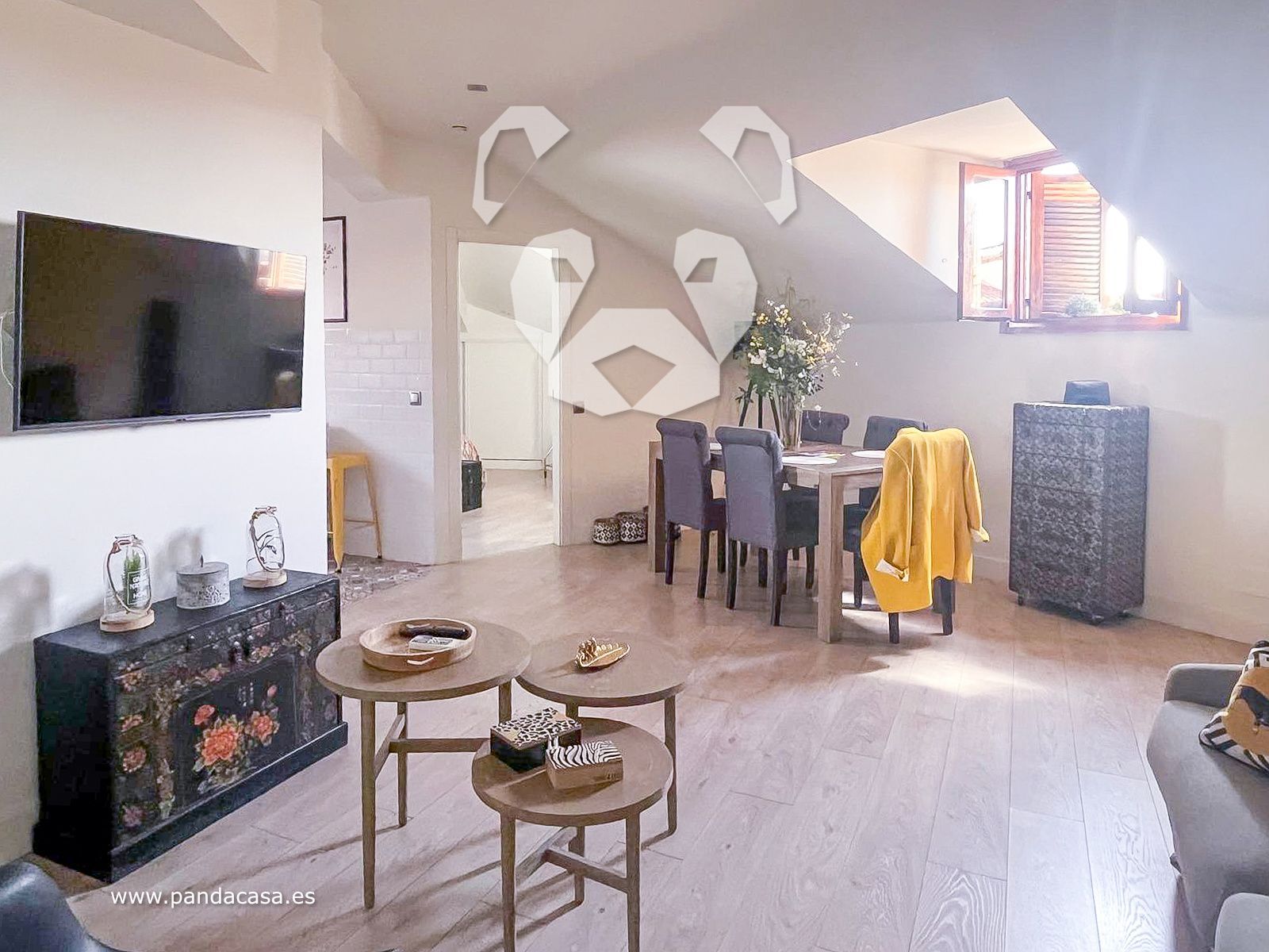 Living room of Flat to rent in  Madrid Capital  with Air Conditioner, Heating and Furnished