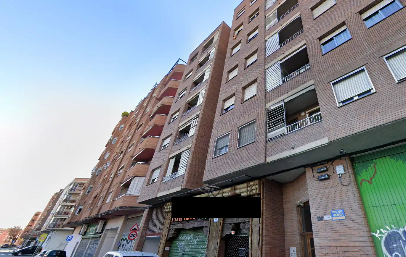 Pis amb terrassa en venda a Carrer de Pere de Cavassèquia 24