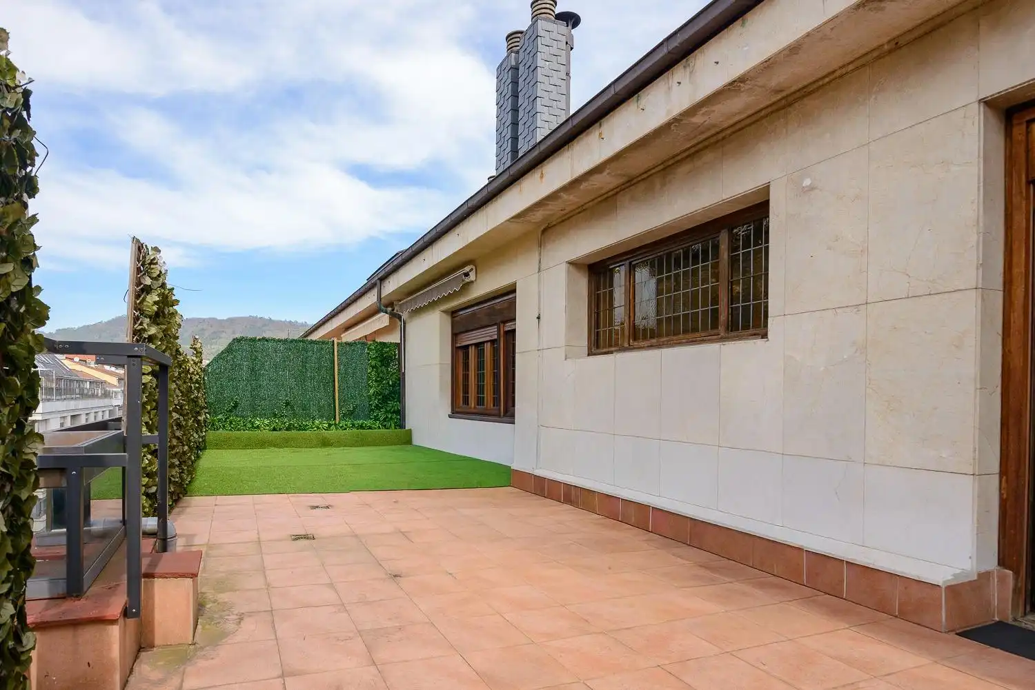 Jardí de Àtic en venda en Oviedo  amb Calefacció, Terrassa i Traster