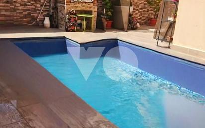 Swimming pool of House or chalet for sale in  Madrid Capital  with Air Conditioner, Heating and Terrace