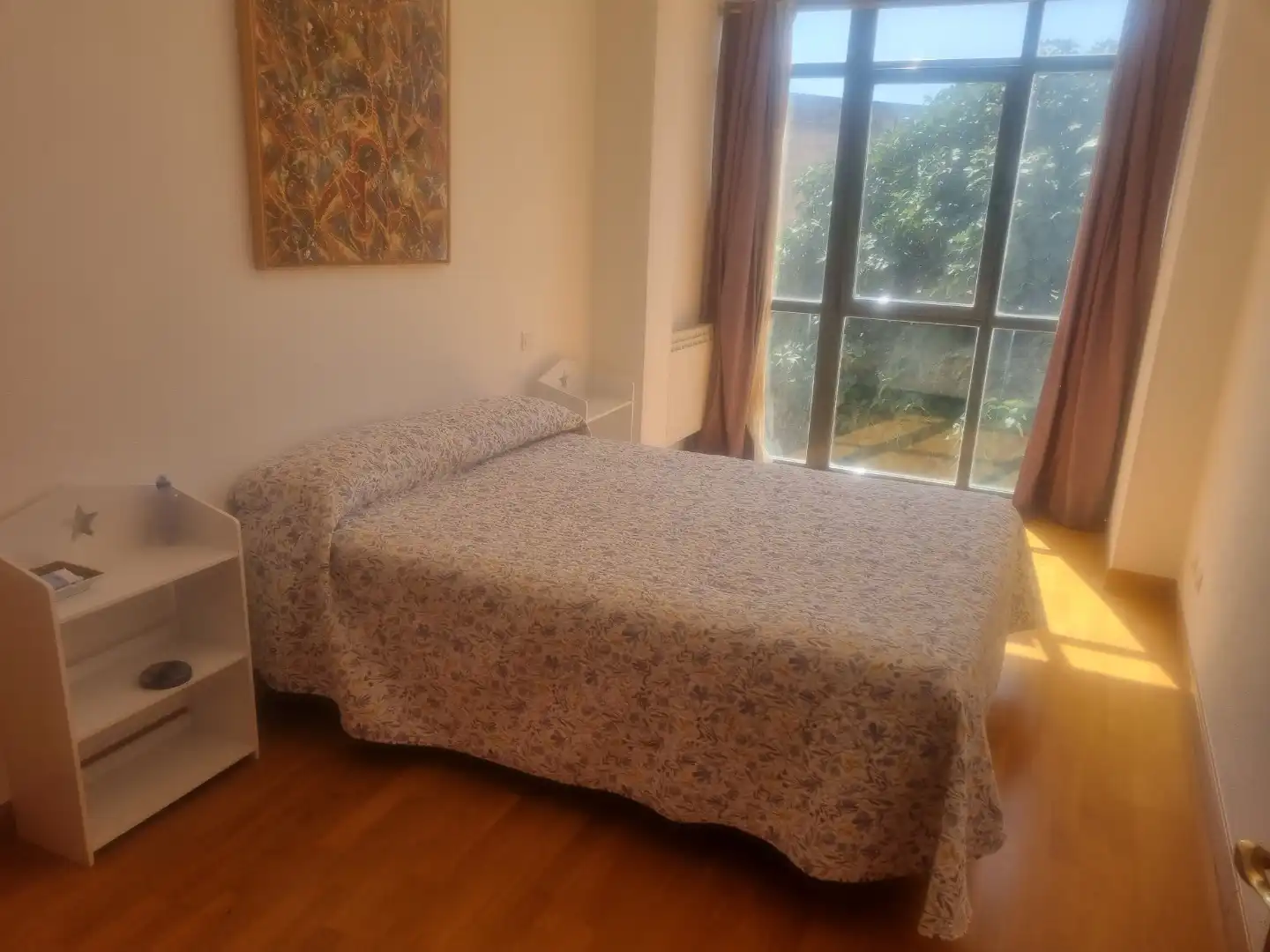 Dormitori de Apartament en venda en Burgos amb Calefacció i Traster