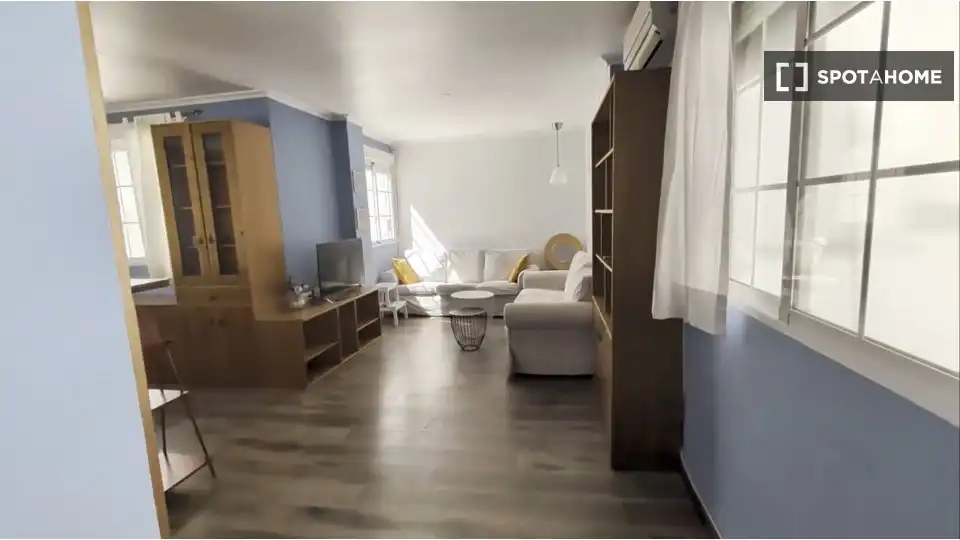 Sala d'estar de Pis de lloguer en Valencia amb Aire condicionat, Calefacció i Moblat