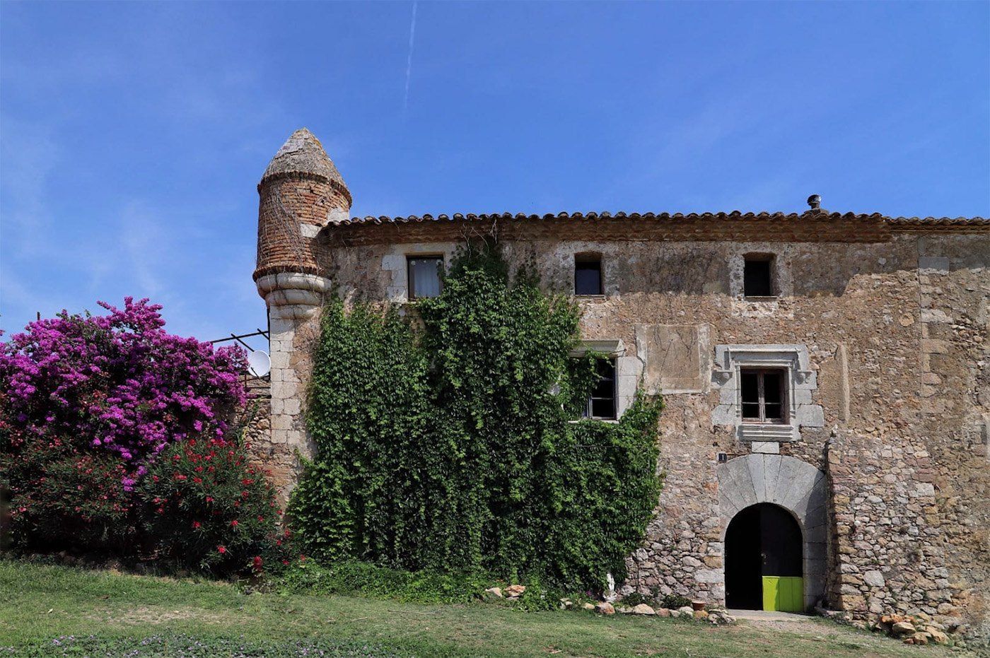 Vista exterior de Finca rústica en venda en L'Escala amb Terrassa