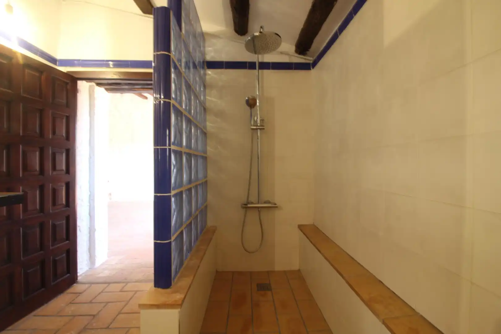 Bany de Casa o xalet de lloguer en Canyelles amb Aire condicionat, Calefacció i Jardí privat
